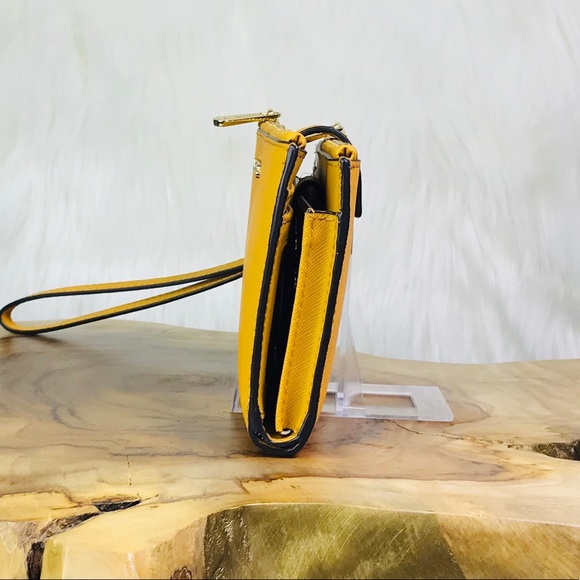 Michael Kors Jet Set Travel Double Zip Wristlet - Picture 3 of 8